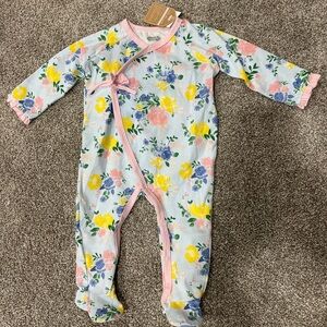 Mud Pie Baby Girls Blue Floral Kimono Style Footed Sleeper Size 3-6 Months NWT